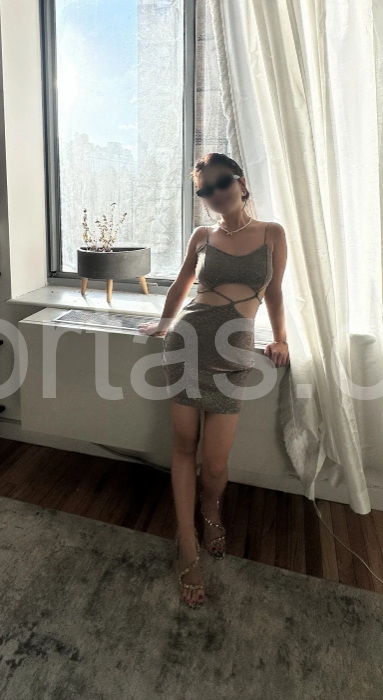 StrawBerry escort photos – Manhattan, New York City