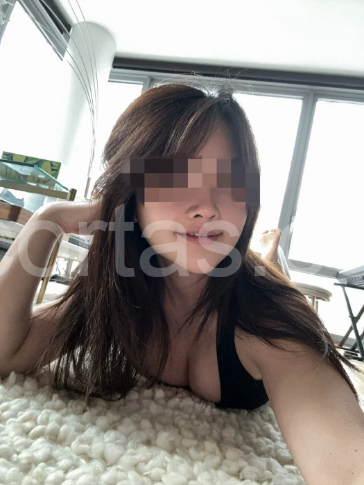StrawBerry escort photos – Manhattan, New York City