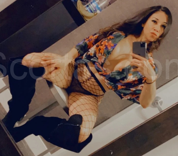 Derika Pucci escort photos – Chicago