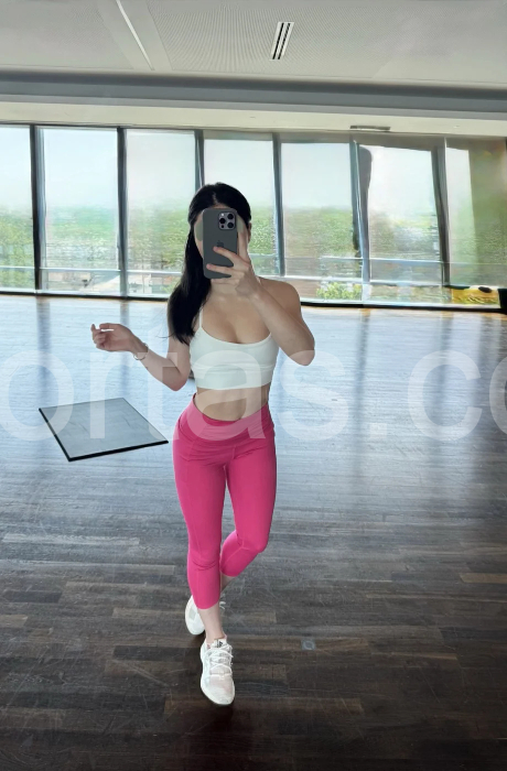 Elle East escort photos – Massachusetts