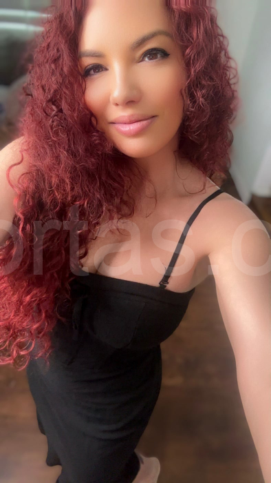 Kiki Daire escort photos – Hollywood, Los Angeles