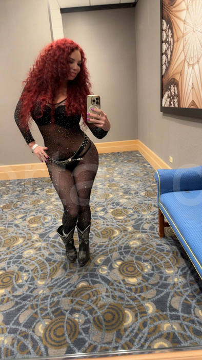Kiki Daire escort photos – Hollywood, Los Angeles